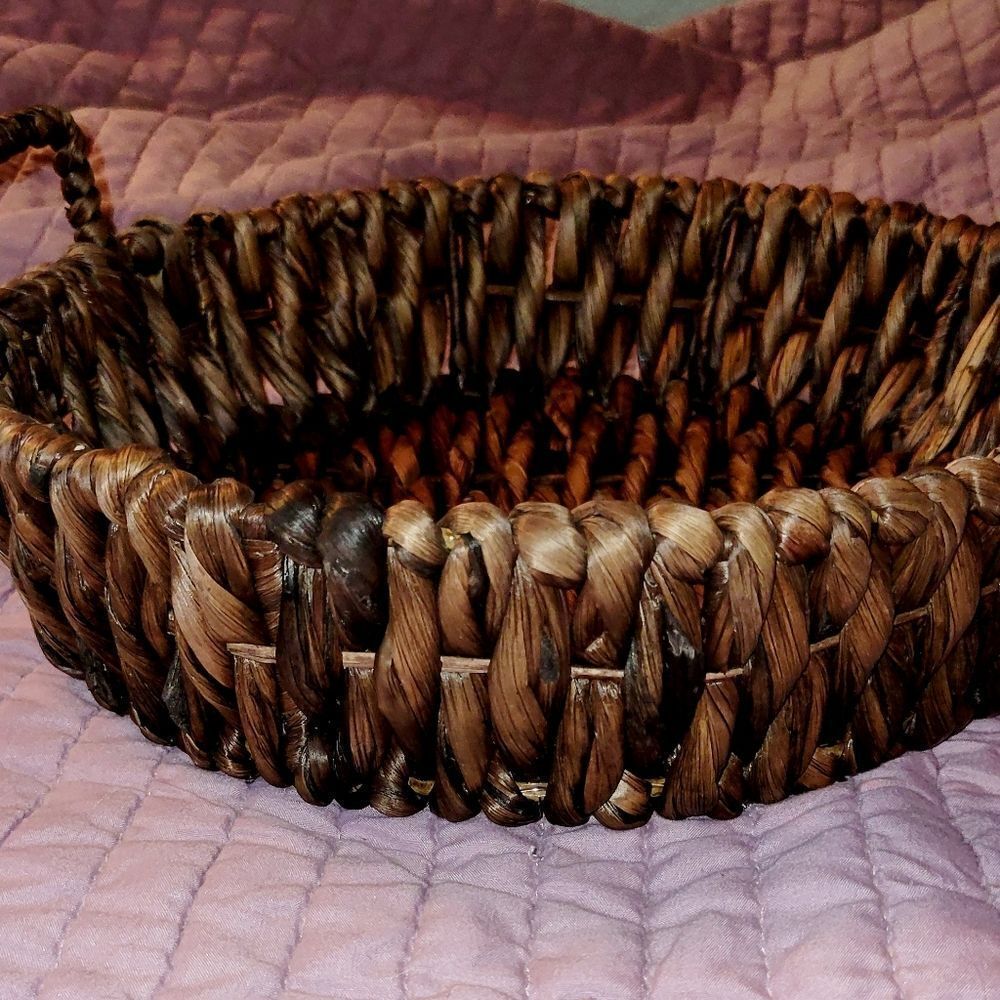 3 Woven stackable baskets. - Picture 13 of 15